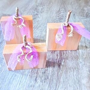 Wooden farmhouse Pumpkins